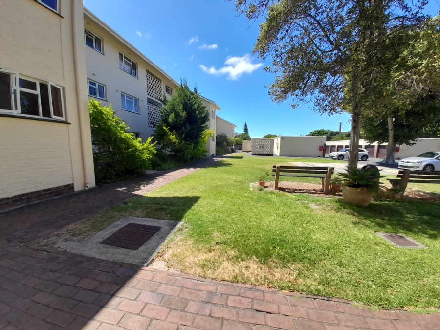 To Let 1 Bedroom Property for Rent in Pinelands Western Cape